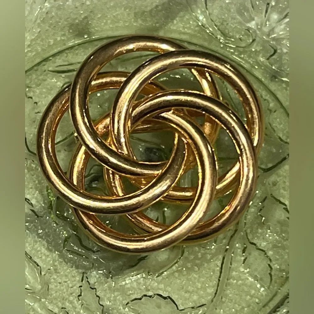 Vintage Napier Knot Gold Tone Swirled Circle  Brooch